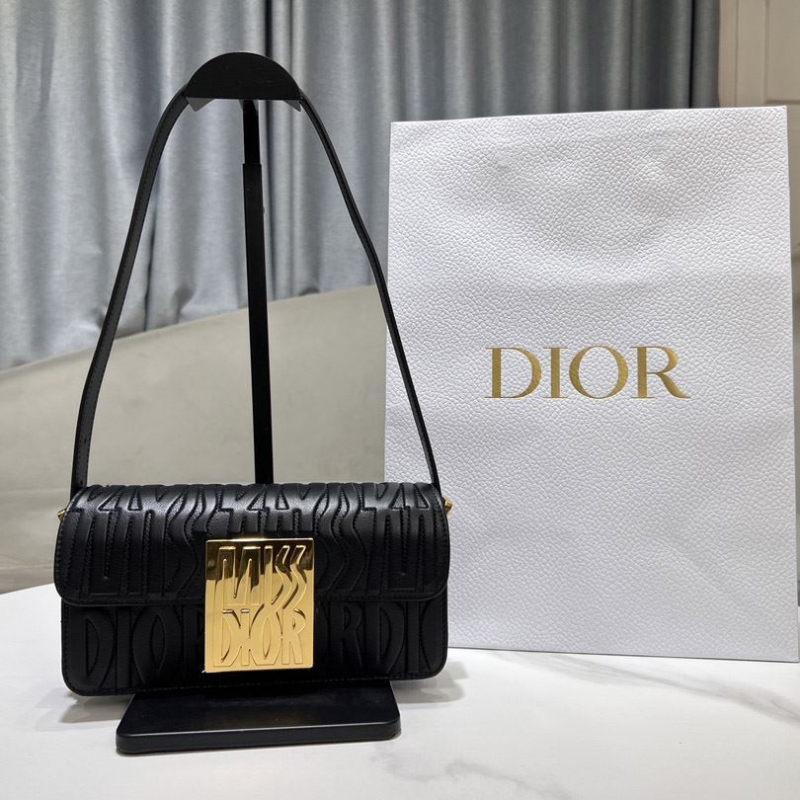 D*or top handle bags